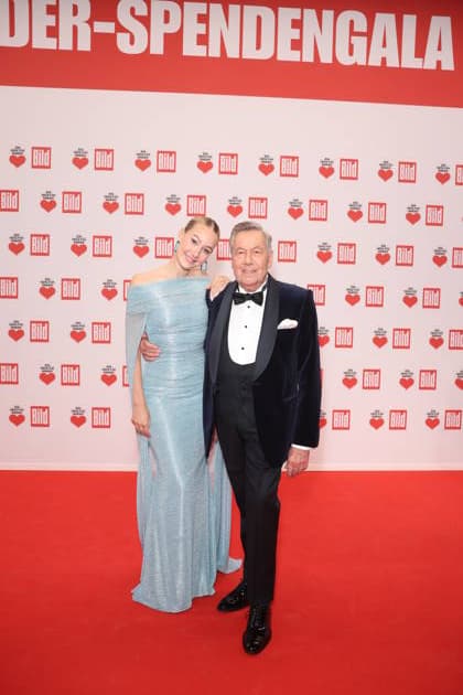 Spengala - Ein Herz für Kinder 2025 - Annalena Keiler (Tochter Roland Kaiser) und Roland Kaiser bei der TV-Spendengala Ein Herz für Kinder im Studio Adlershof am 06.12.2025 in Berlin. Copyright: xEventpressxKochanx
