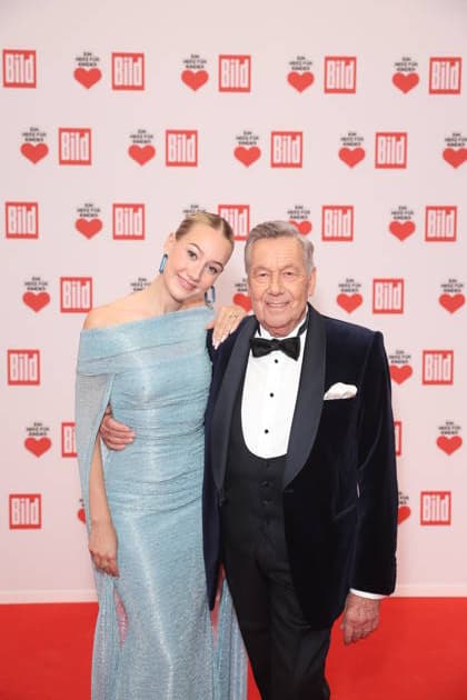 Spengala - Ein Herz für Kinder 2025 - Annalena Keiler (Tochter Roland Kaiser) und Roland Kaiser bei der TV-Spendengala Ein Herz für Kinder im Studio Adlershof am 06.12.2025 in Berlin. Copyright: xEventpressxKochanx