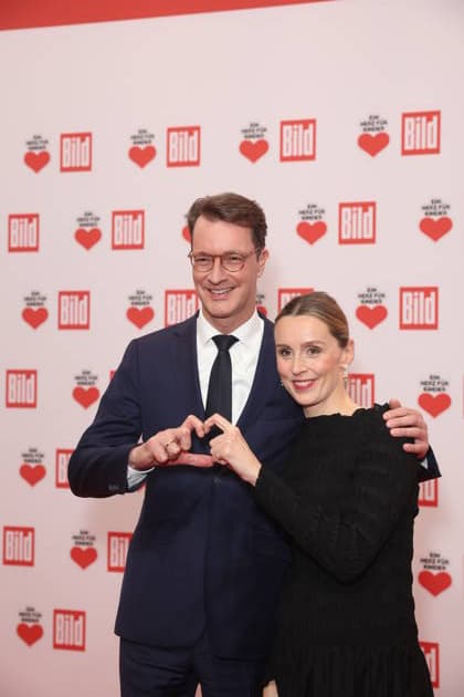 Spengala - Ein Herz für Kinder 2025 - Hendrik Wuest und Katharina Wüst bei der TV-Spendengala Ein Herz für Kinder im Studio Adlershof am 06.12.2025 in Berlin. Copyright: xEventpressxKochanx