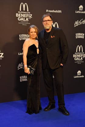 Nova Meierhenrich und Brian Bojsen bei der Benefiz Gala zugunsten der McDonalds Kinderhilfe Stiftung am 6.12.2025 in Muenchen McDonalds Benefiz Gala 2025 in Muenchen
