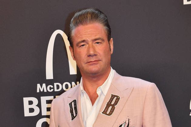Sasha (Dick Brave) bei der Benefiz Gala zugunsten der McDonalds Kinderhilfe Stiftung am 6.12.2025 in Muenchen McDonalds Benefiz Gala 2025 in Muenchen