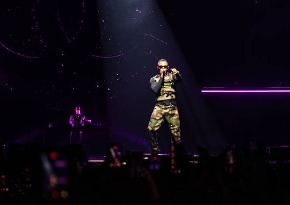 06.12.2025, xlakx, Entertainment Musik, Luciano Still Human Tour 2025 v.l. Der Rapper Luciano (buergerll. Patrick Großmann) steht bei seiner Still Human Tour 2025 auf der Buehne in der Uber Arena Berlin. Berlin