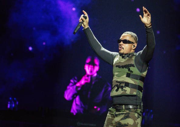 06.12.2025, xlakx, Entertainment Musik, Luciano Still Human Tour 2025 v.l. Der Rapper Luciano (buergerll. Patrick Großmann) steht bei seiner Still Human Tour 2025 auf der Buehne in der Uber Arena Berlin. Berlin