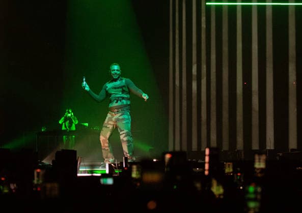 06.12.2025, xlakx, Entertainment Musik, Luciano Still Human Tour 2025 v.l. Der Rapper Luciano (buergerll. Patrick Großmann) steht bei seiner Still Human Tour 2025 auf der Buehne in der Uber Arena Berlin. Berlin