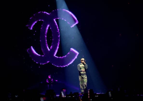 06.12.2025, xlakx, Entertainment Musik, Luciano Still Human Tour 2025 v.l. Der Rapper Luciano (buergerll. Patrick Großmann) steht bei seiner Still Human Tour 2025 auf der Buehne in der Uber Arena Berlin. Berlin