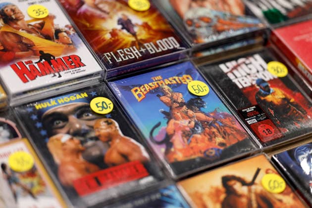 Ungeschnittene Filme mit FSK 18 auf einem Tisch auf der German Film & Comic Con Dortmund in der Messe Dortmund. (Themenbild, Symbolbild) Dortmund, 06.12.2025 NRW Deutschland Copyright: xChristophxHardtx