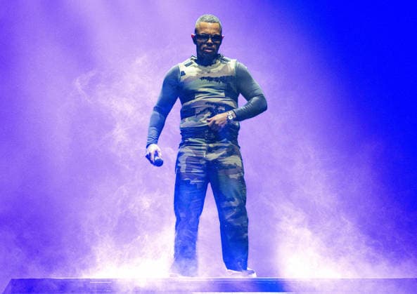 06.12.2025, xlakx, Entertainment Musik, Luciano Still Human Tour 2025 v.l. Der Rapper Luciano (buergerll. Patrick Großmann) steht bei seiner Still Human Tour 2025 auf der Buehne in der Uber Arena Berlin. Berlin