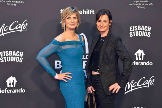Barbara Hahlweg und Petra Glinski bei der 20. McDonald s Benefiz Gala zugunsten der McDonald s Kinderhilfe Stiftung in den Eisbach Studios. München, 06.12.2025