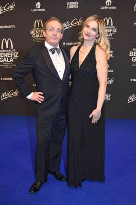 Wigald Boning mit Ehefrau Teresa Boning bei der 20. McDonald s Benefiz Gala zugunsten der McDonald s Kinderhilfe Stiftung in den Eisbach Studios. München, 06.12.2025