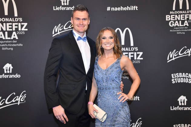 Hannes Ocik mit Ehefrau Nele Ocik bei der 20. McDonald s Benefiz Gala zugunsten der McDonald s Kinderhilfe Stiftung in den Eisbach Studios. München, 06.12.2025