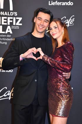 Diego Pooth mit Freundin Louisa Büscher bei der 20. McDonald s Benefiz Gala zugunsten der McDonald s Kinderhilfe Stiftung in den Eisbach Studios. München, 06.12.2025