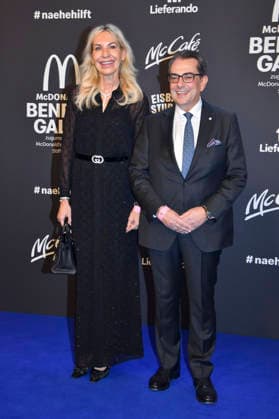 Saskia Greipl-Kostantinidis und Stavros Kostantinidis bei der 20. McDonald s Benefiz Gala zugunsten der McDonald s Kinderhilfe Stiftung in den Eisbach Studios. München, 06.12.2025