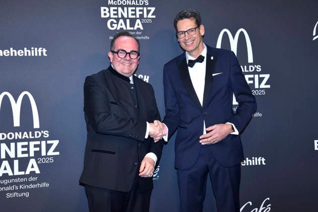 Clemens Baumgärtner und Adrian Köstler bei der 20. McDonald s Benefiz Gala zugunsten der McDonald s Kinderhilfe Stiftung in den Eisbach Studios. München, 06.12.2025