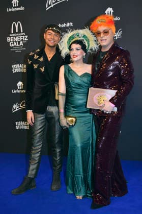 Marcell Damaschke, Pauline Stolze und Julian F.M. Stoeckel bei der 20. McDonald s Benefiz Gala zugunsten der McDonald s Kinderhilfe Stiftung in den Eisbach Studios. München, 06.12.2025
