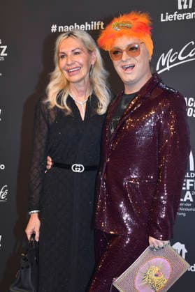 Saskia Greipl-Kostantinidis und Julian F.M. Stoeckel bei der 20. McDonald s Benefiz Gala zugunsten der McDonald s Kinderhilfe Stiftung in den Eisbach Studios. München, 06.12.2025