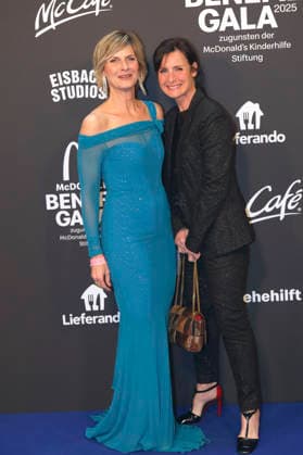 Barbara Hahlweg und Petra Glinski bei der 20. McDonald s Benefiz Gala zugunsten der McDonald s Kinderhilfe Stiftung in den Eisbach Studios. München, 06.12.2025