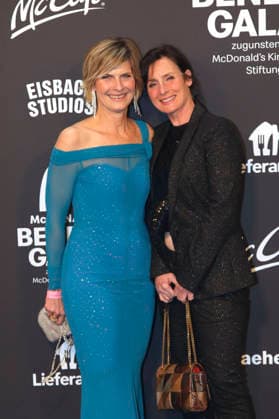 Barbara Hahlweg und Petra Glinski bei der 20. McDonald s Benefiz Gala zugunsten der McDonald s Kinderhilfe Stiftung in den Eisbach Studios. München, 06.12.2025