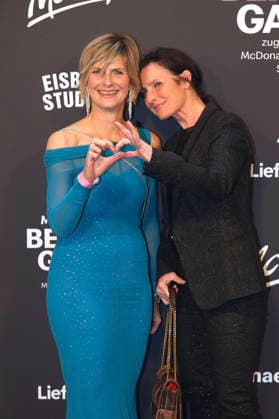Barbara Hahlweg und Petra Glinski bei der 20. McDonald s Benefiz Gala zugunsten der McDonald s Kinderhilfe Stiftung in den Eisbach Studios. München, 06.12.2025
