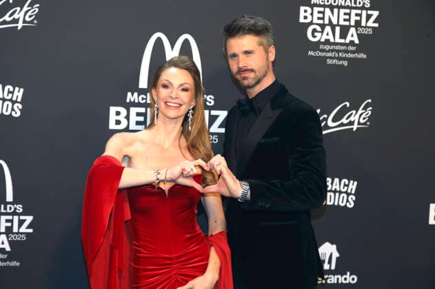 Jana Schölermann mit Ehemann Thore Schölermann bei der 20. McDonald s Benefiz Gala zugunsten der McDonald s Kinderhilfe Stiftung in den Eisbach Studios. München, 06.12.2025