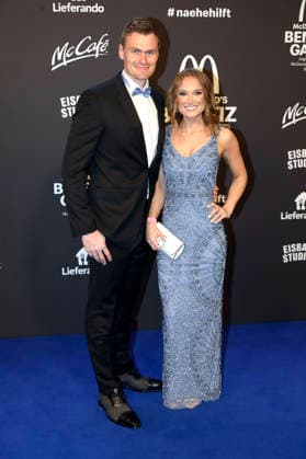 Hannes Ocik mit Ehefrau Nele Ocik bei der 20. McDonald s Benefiz Gala zugunsten der McDonald s Kinderhilfe Stiftung in den Eisbach Studios. München, 06.12.2025