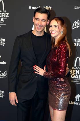 Diego Pooth mit Freundin Louisa Büscher bei der 20. McDonald s Benefiz Gala zugunsten der McDonald s Kinderhilfe Stiftung in den Eisbach Studios. München, 06.12.2025