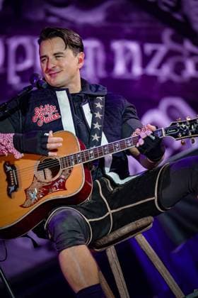 06.12.2025, Flachau, AUT, Unterwegs in Salzburg, Ski Opening 2025, DAY 1, Andreas Gabalier, Konzert, im Bild Andreas Gabalier,