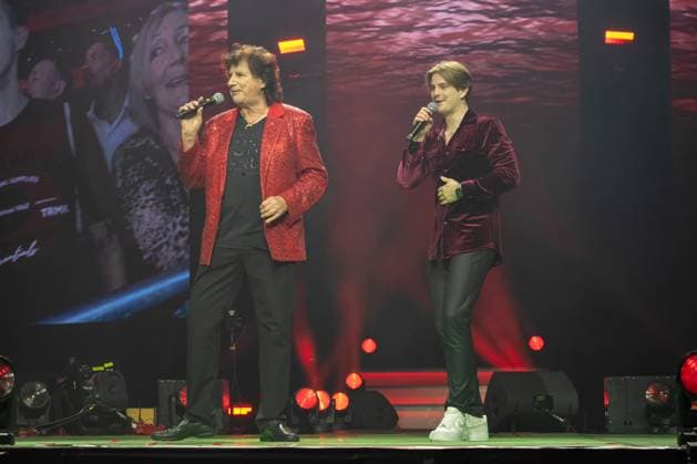 Schlagernacht des Jahres 2025 Olaf der Flipper und Vincent Gross bei der Schlagernacht des Jahres 2025 am 06.12.2025 in der Festhalle Frankfurt. Frankfurt Festhalle Hessen