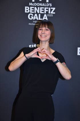 Christina Stürmer McDonalds Benefiz Gala McDonalds Kinderhilfe Stiftung Eisbach Studios München 06. Dezember 2025