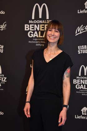 Christina Stürmer McDonalds Benefiz Gala McDonalds Kinderhilfe Stiftung Eisbach Studios München 06. Dezember 2025