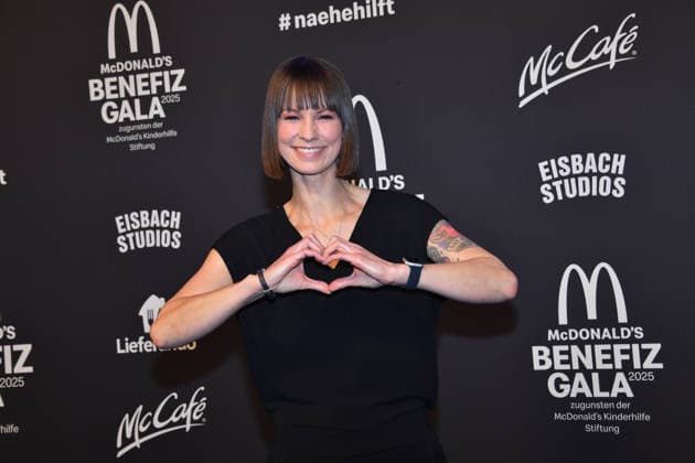 Christina Stürmer McDonalds Benefiz Gala McDonalds Kinderhilfe Stiftung Eisbach Studios München 06. Dezember 2025