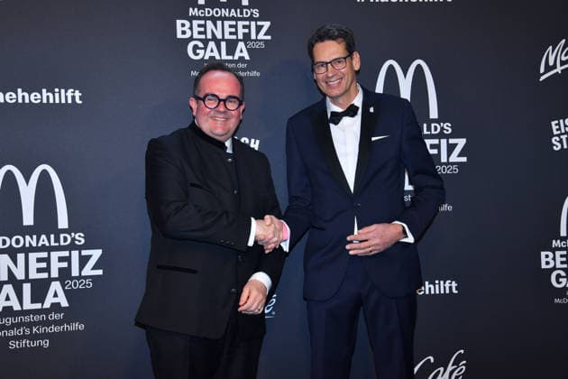 Clemens Baumgärtner und Adrian Köstler McDonalds Benefiz Gala McDonalds Kinderhilfe Stiftung Eisbach Studios München 06. Dezember 2025