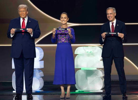 December 5, 2025, Washington, United States: United States President Donald Trump, Mexican President Claudia Sheinbaum and Prime Minister Mark Carney hold their country name tags after drawing during the FIFA World Cup draw at the Kennedy Center, in Washington, Friday, Dec. 5, 2025. Washington United States  - ZUMA Dec 20251205_zaf_c35_044 Copyright: xAdrianxWyldx