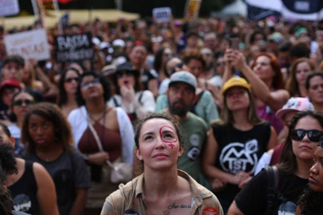 SaO PAULO, SP - 07.12.2025: ATO CONTRA O FEMINICiDIO EM SP - Women& 39;s protest against femicide. For women& 39;s lives. With the theme: We want them alive. Paulista Avenue. In front of MASP. x2856063x  IanxMaenfeld