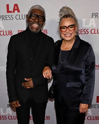 December 7, 2025, Los Angeles, California, USA: VONDIE CURTIS-HALL and KASI LEMMONS attend the Los Angeles Press Club presents the 18th Annual National Arts & Entertainment Journalism Awards Gala: RED CARPET. Los Angeles USA - ZUMAb173 20251207_aap_b173_029 Copyright: xBillyxBennightx