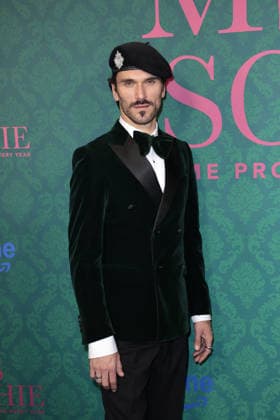 Vladimir Korneev bei der Premiere der Serie Miss Sophie - Same Procedure As Every Year (Amazon Prime) am 8.12.2025 in Claerchens Ballhaus in Berlin Miss Sophie Serien Premiere in Berlin