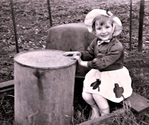 ARCHIV: Gaby Albrecht Sängerin Gaby Albrecht als 5jährige , 1961 ARCHIVAUFNAHME, Datum geschätzt 20251115JWM0411 *** ARCHIVE Gaby Albrecht Singer Gaby Albrecht as 5 year old , 1961 ARCHIVE RECORD, date estimated 20251115JWM0411