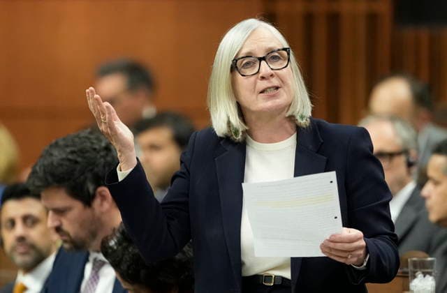December 8, 2025, Ottawa, On, Canada: Minister of Jobs and Families Patty Hajdu..rises during Question Period on Parliament Hill in Ottawa, Monday, Dec. 8, 2025. Ottawa Canada  - ZUMAc35_ 20251208_zaf_c35_065 Copyright: xAdrianxWyldx