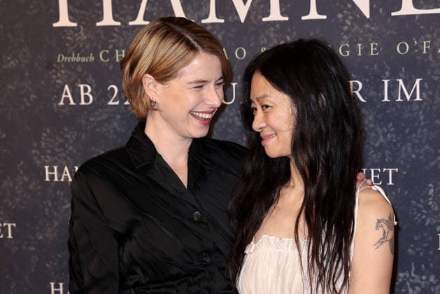 Jessie Buckley und Regisseurin Chloe Zhao bei der Hamnet Kino Premiere am 8.12.2025 im Delphi Filmpalast in Berlin Hamnet Filmpremiere in Berlin