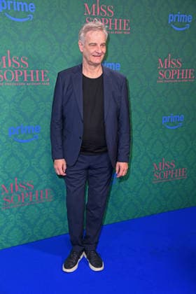 Heinrich Schafmeister bei der Premiere der Prime Video Serie MISS SOPHIE SAME PROCEDURE AS EVERY YEAR im Clärchens Ballhaus in Berlin am 08.12.2025