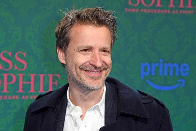 Max von Pufendorf bei der Premiere der Prime Video Serie MISS SOPHIE SAME PROCEDURE AS EVERY YEAR im Clärchens Ballhaus in Berlin am 08.12.2025