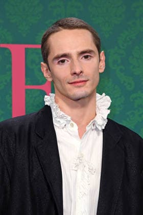 Daniil Kremkin bei der Premiere der Prime Video Serie MISS SOPHIE SAME PROCEDURE AS EVERY YEAR im Clärchens Ballhaus in Berlin am 08.12.2025