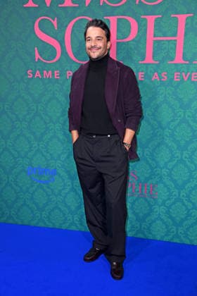 Kostja Ullmann bei der Premiere der Prime Video Serie MISS SOPHIE SAME PROCEDURE AS EVERY YEAR im Clärchens Ballhaus in Berlin am 08.12.2025