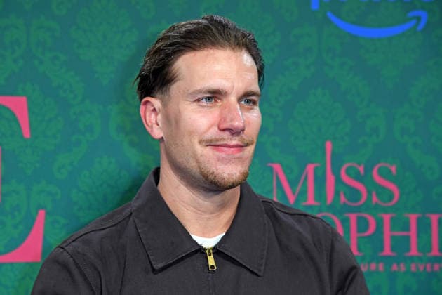 Felix Stein bei der Premiere der Prime Video Serie MISS SOPHIE SAME PROCEDURE AS EVERY YEAR im Clärchens Ballhaus in Berlin am 08.12.2025