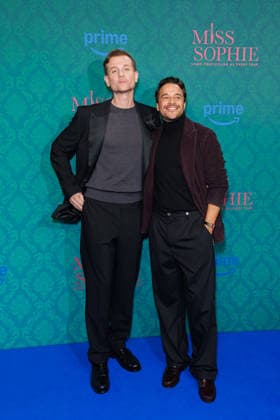 Amazon Premiere - Miss Sophie Same Procedure As Every Year - Christoph Schechinger und Kostja Ullmann bei der Premiere zur Amazon Prime Serie Miss Sophie Same Procedure As Every Year im Clärchens Ballhaus am 08.12.2025 in Berlin. Copyright: xEventpressxKochanx