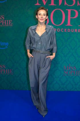 Jeannine Michaelsen bei der Premiere der Amazon Prime Video Serie Miss Sophie - Same Procedure as Every Year in Clärchens Ballhaus. Berlin, 08.12.2025