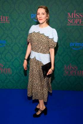 ABBberlin: Nikola Kastner Schauspielerin auf dem blauen Teppich bei der der Kino Premiere der Amazon prime Serie von MISS SOPHIE SAME PROCEDURE AS EVERY YEAR in Claerchens Ballhaus am 08.12.2025 Berlin Berlin Deutschland
