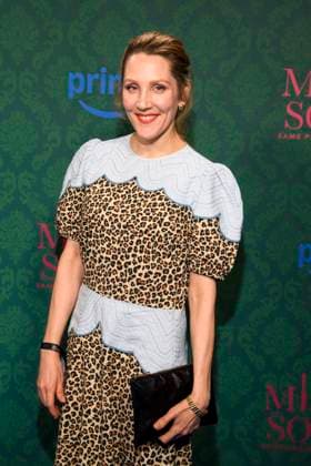 ABBberlin: Nikola Kastner Schauspielerin auf dem blauen Teppich bei der der Kino Premiere der Amazon prime Serie von MISS SOPHIE SAME PROCEDURE AS EVERY YEAR in Claerchens Ballhaus am 08.12.2025 Berlin Berlin Deutschland