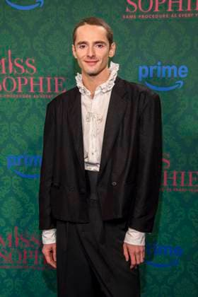 ABBberlin: Daniil Kremkin Schauspieler auf dem blauen Teppich bei der der Kino Premiere der Amazon prime Serie von MISS SOPHIE SAME PROCEDURE AS EVERY YEAR in Claerchens Ballhaus am 08.12.2025 Berlin Berlin Deutschland