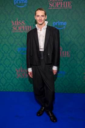 ABBberlin: Daniil Kremkin Schauspieler auf dem blauen Teppich bei der der Kino Premiere der Amazon prime Serie von MISS SOPHIE SAME PROCEDURE AS EVERY YEAR in Claerchens Ballhaus am 08.12.2025 Berlin Berlin Deutschland