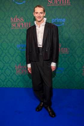 ABBberlin: Daniil Kremkin Schauspieler auf dem blauen Teppich bei der der Kino Premiere der Amazon prime Serie von MISS SOPHIE SAME PROCEDURE AS EVERY YEAR in Claerchens Ballhaus am 08.12.2025 Berlin Berlin Deutschland